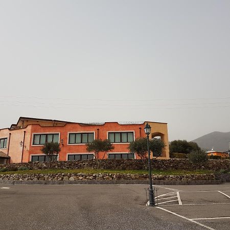 Le Tre Rose Hotel Bono  Exterior foto
