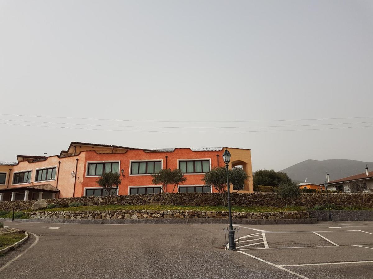Le Tre Rose Hotel Bono  Exterior foto