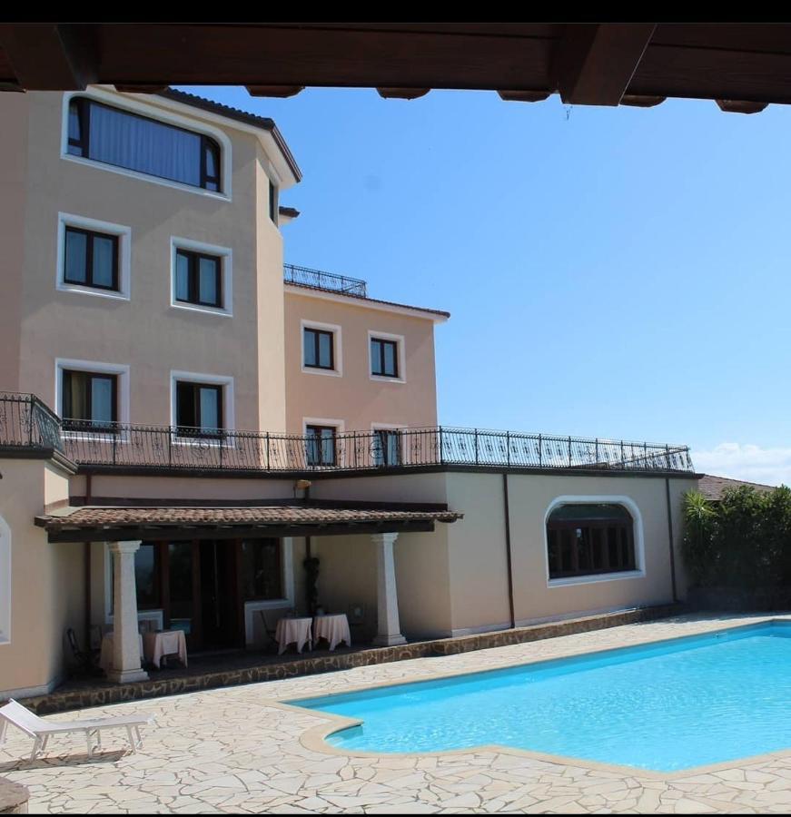 Le Tre Rose Hotel Bono  Exterior foto