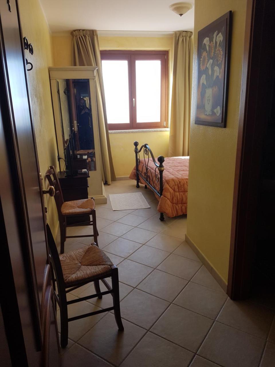 Le Tre Rose Hotel Bono  Cameră foto
